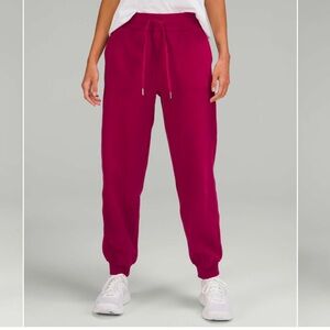 Lululemon Scuba Relaxed-Fit High-Rise Jogger in Pomegranate